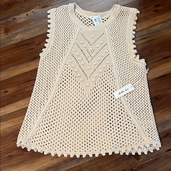 Another Love Cream Crochet Tank Top - Picture 2 of 4